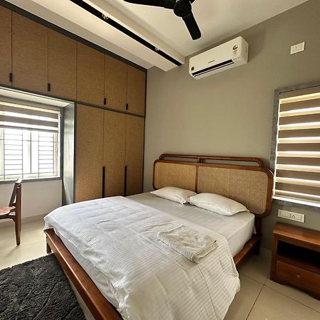 Pollāchi Thulasi Avenue Inn מראה חיצוני תמונה
