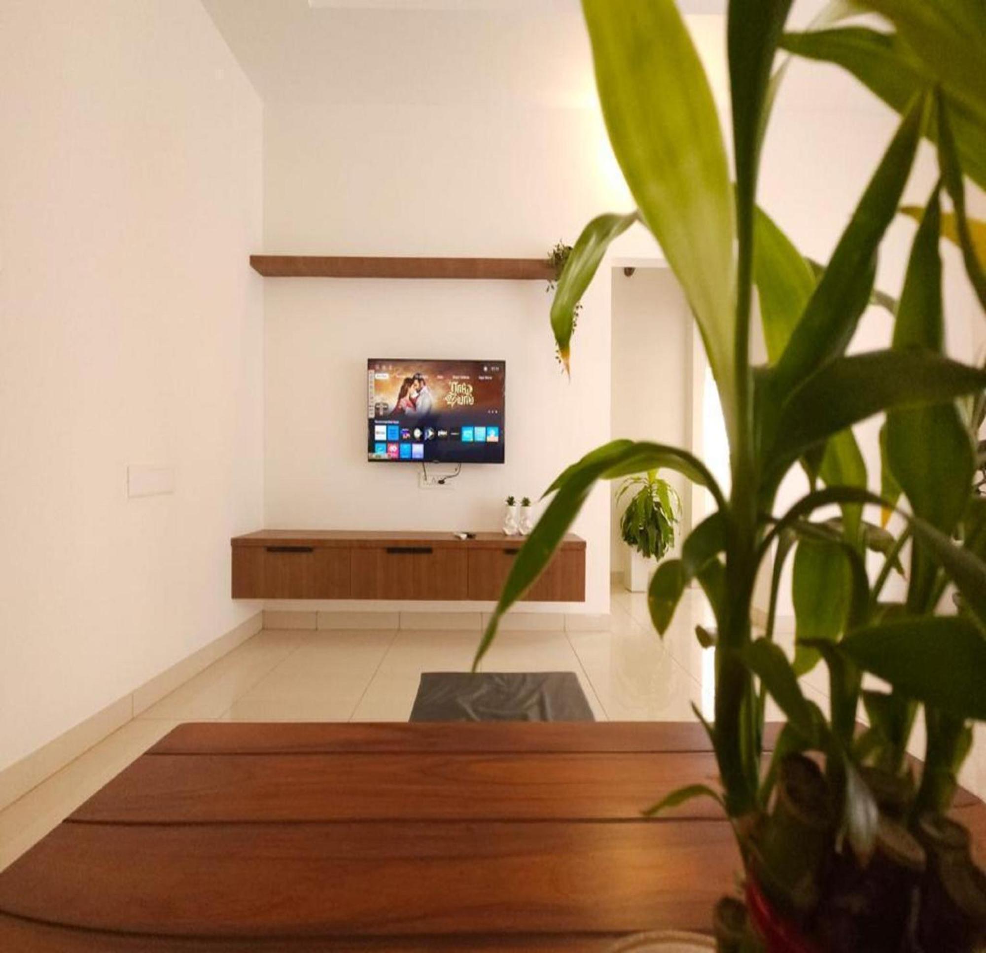 Pollāchi Thulasi Avenue Inn מראה חיצוני תמונה