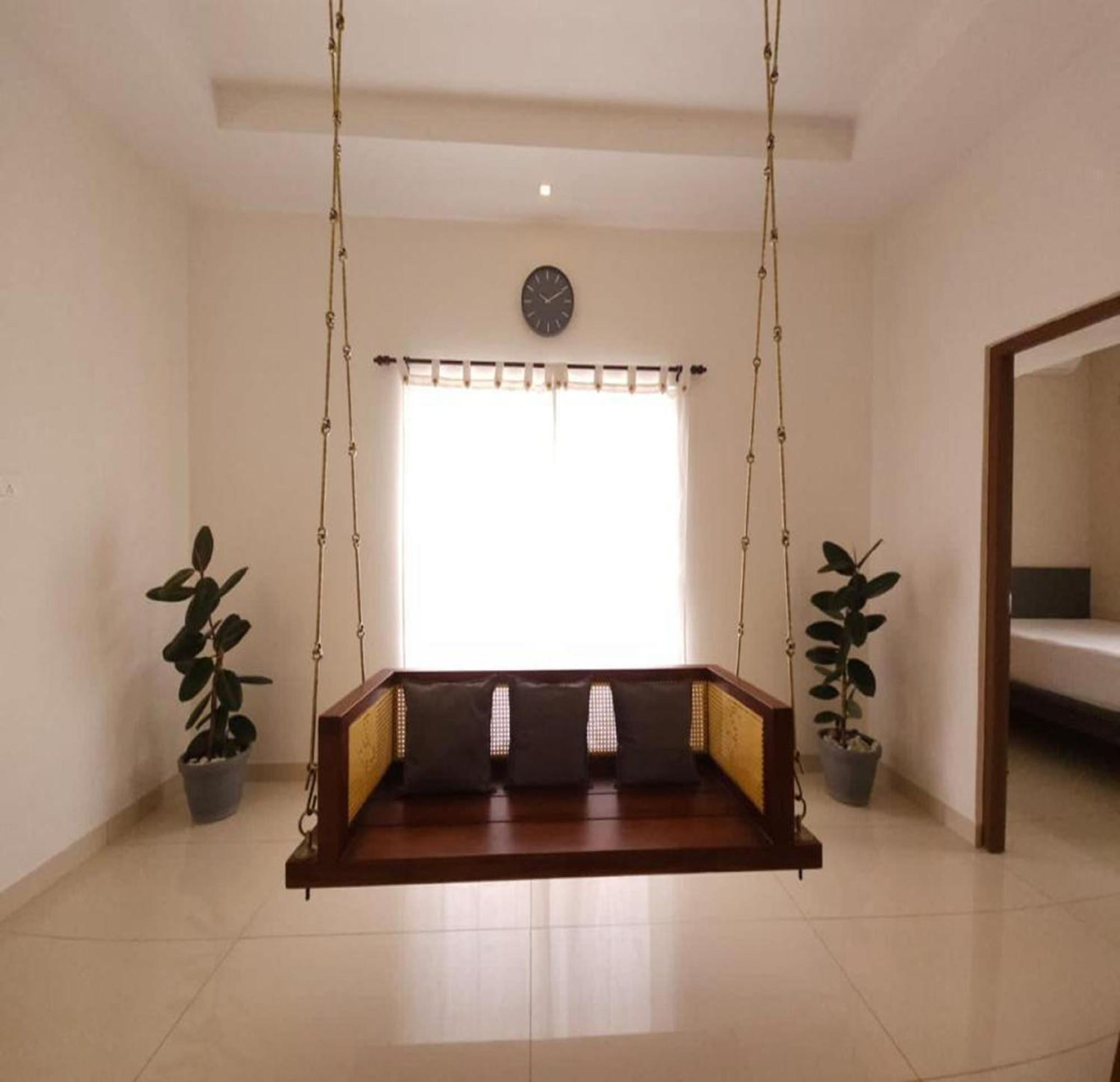Pollāchi Thulasi Avenue Inn מראה חיצוני תמונה