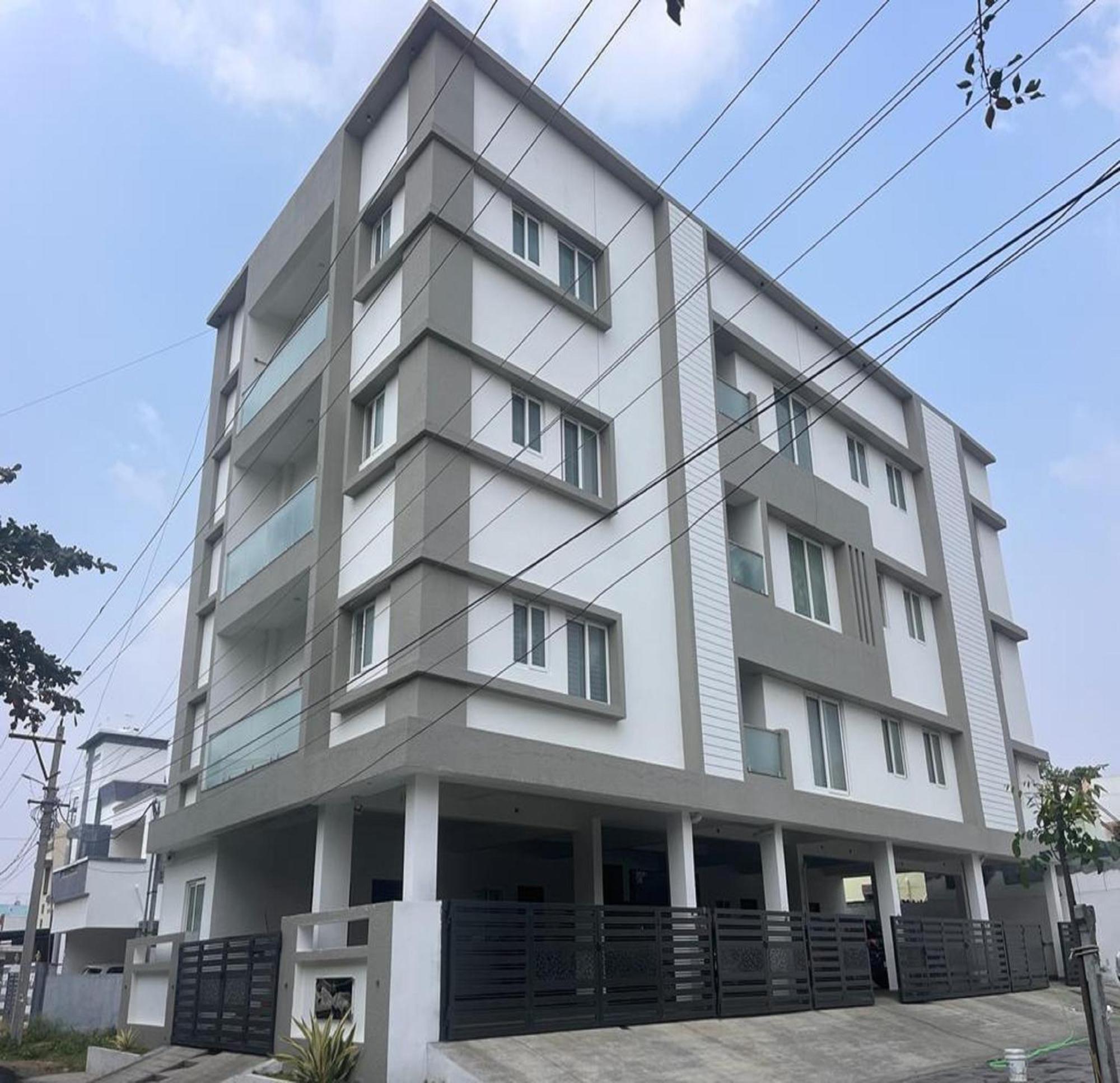 Pollāchi Thulasi Avenue Inn מראה חיצוני תמונה