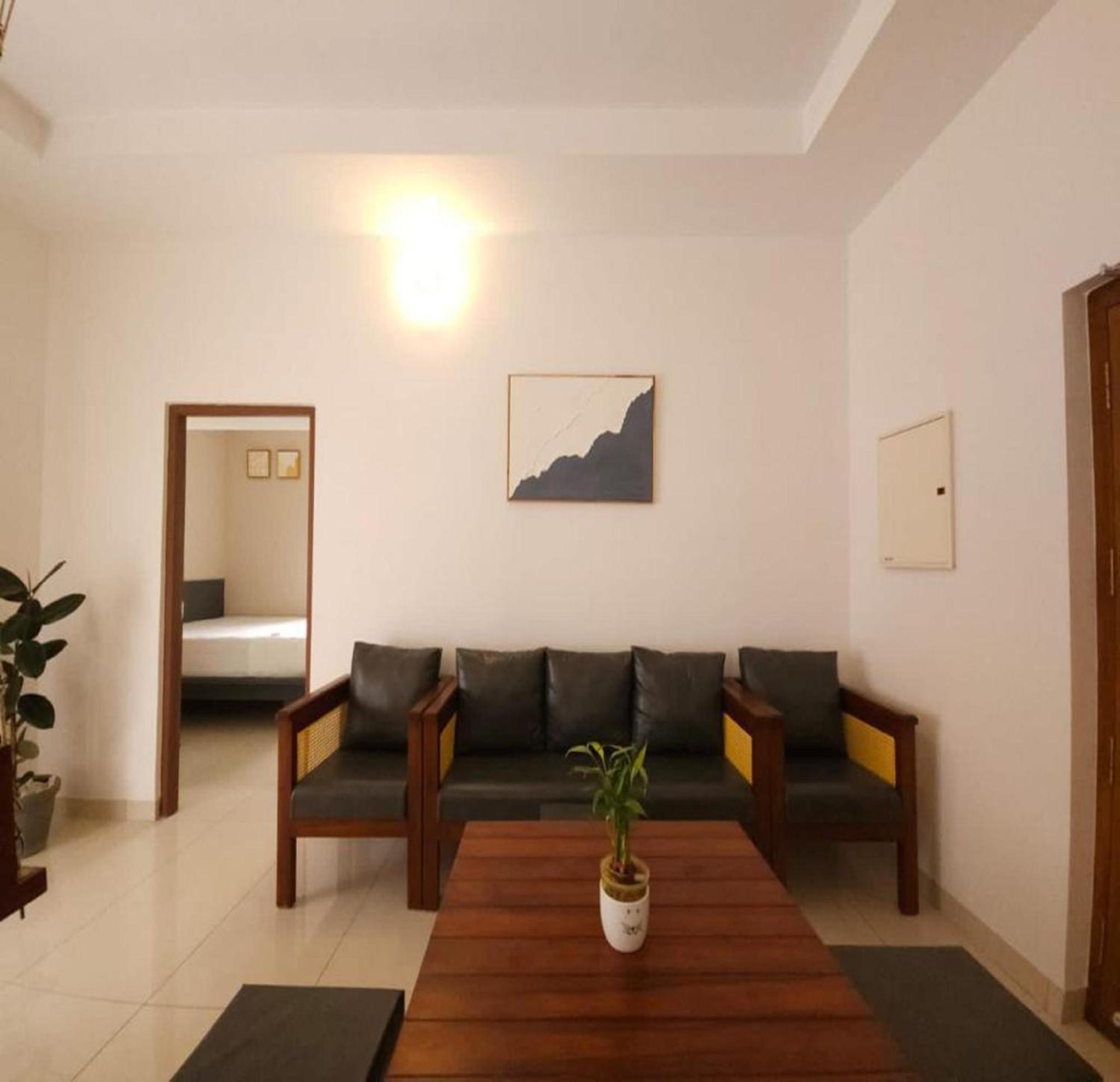 Pollāchi Thulasi Avenue Inn מראה חיצוני תמונה