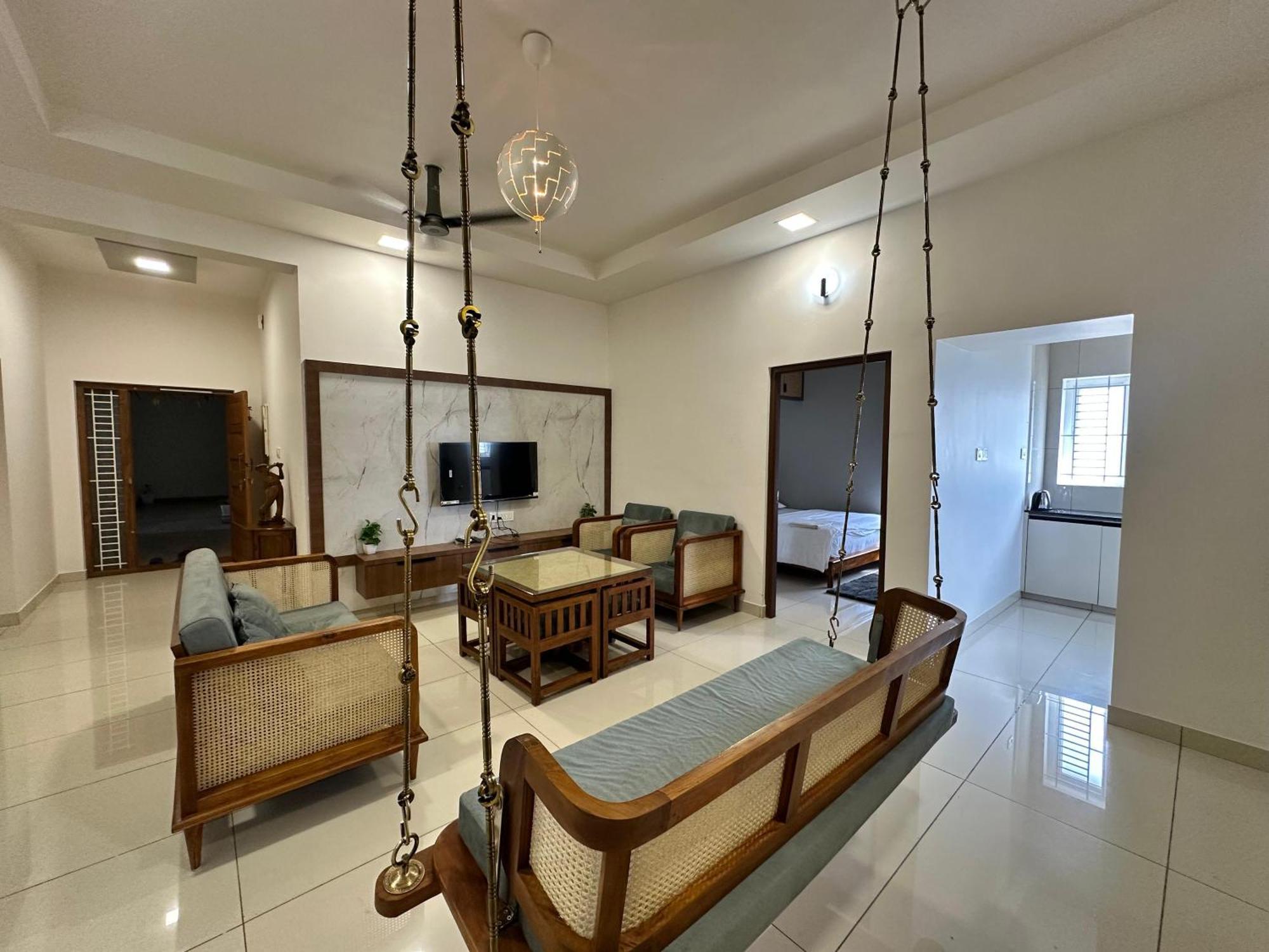 Pollāchi Thulasi Avenue Inn מראה חיצוני תמונה